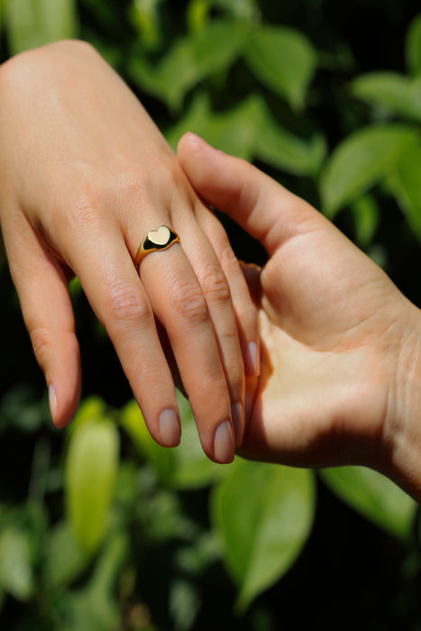 9ct Yellow Gold Heart Signet Ring