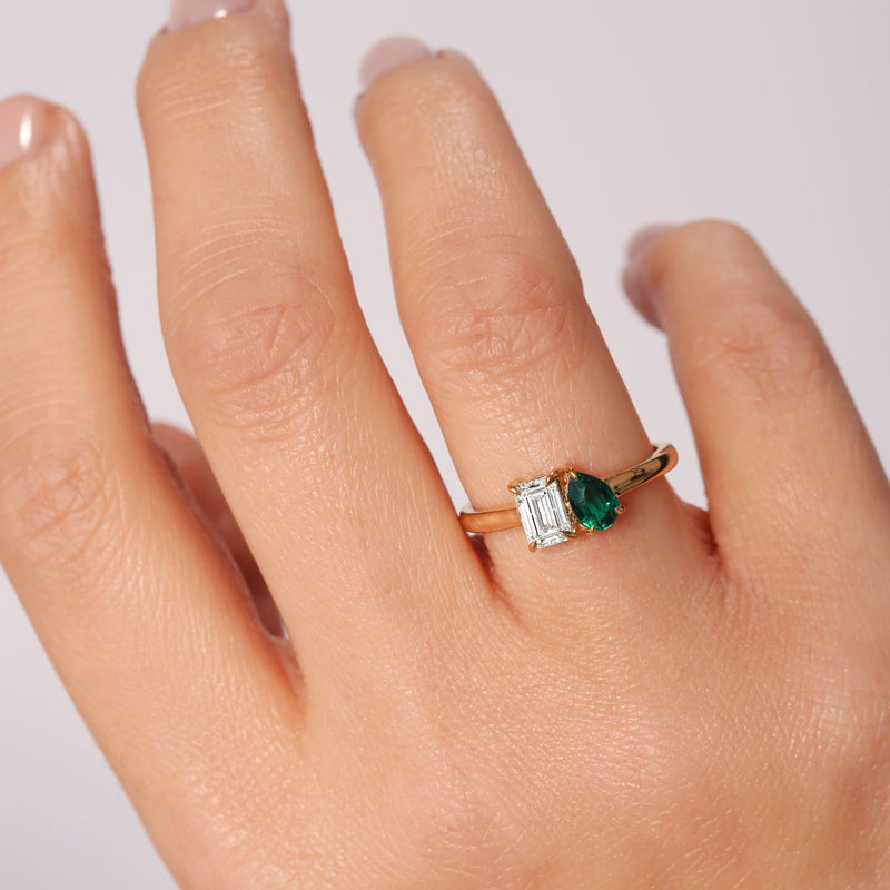 Harmony | 9ct Yellow Gold 0.75ct tw Lab Grown Diamond and Created Emerald Toi et Moi Ring